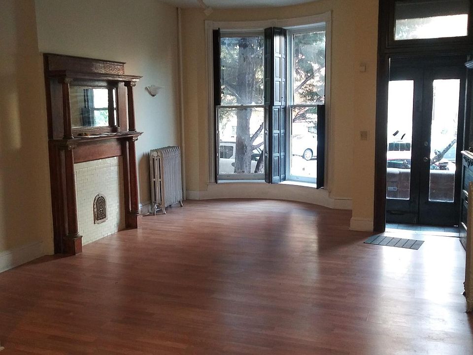 1st Floor Living room