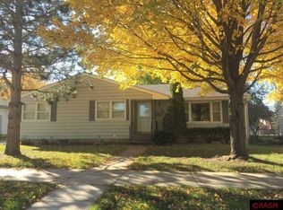 916 N 3rd St, Saint Peter, MN 56082