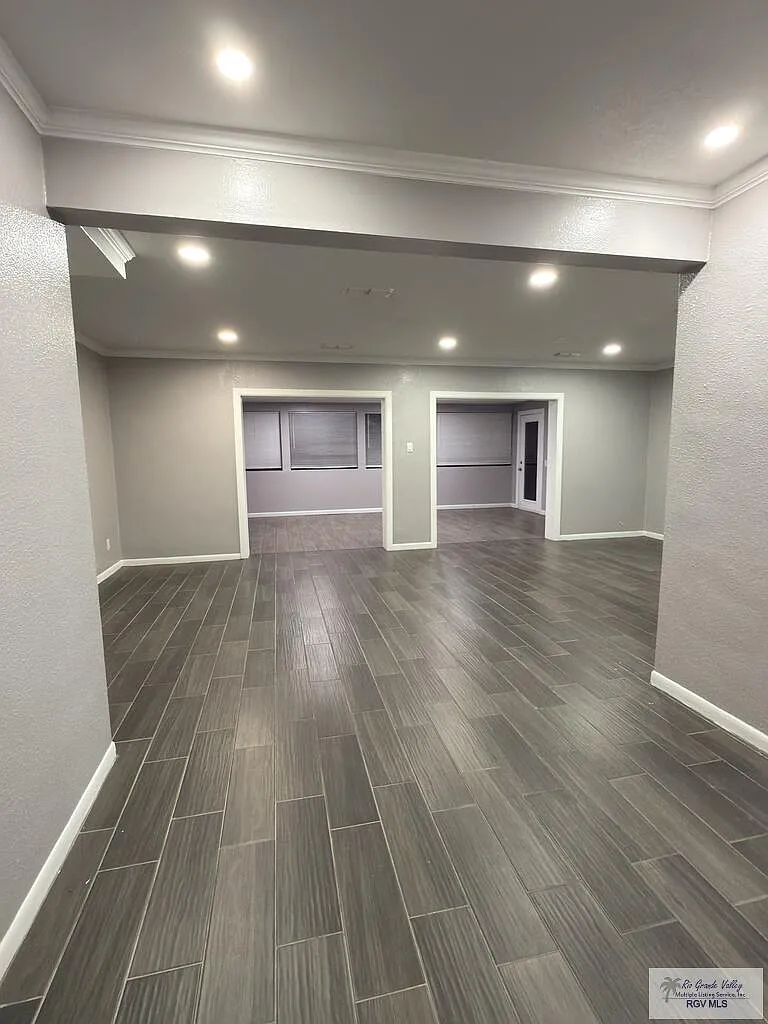 4 bed, 4.0 bath, 2271 sqft, $2,550 — Photo 4