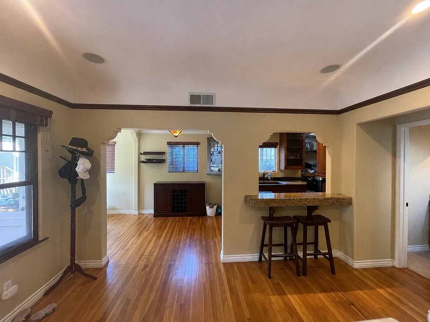 2 bed, 1.5 bath, 1080 sqft, $4,395 — Photo 3