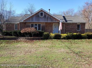 16 Pinewood Rd, Howell, NJ 07731