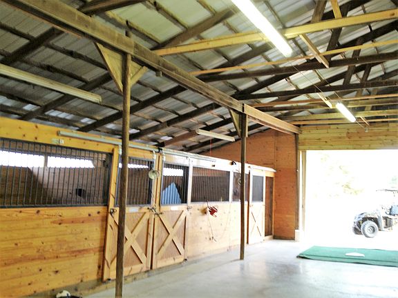 5 horse stalls