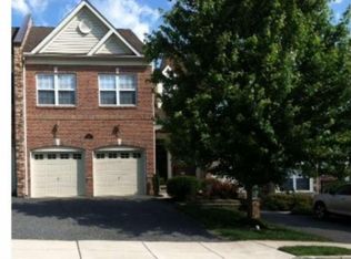 3157 Woodsedge Dr, Garnet Valley, PA 19060