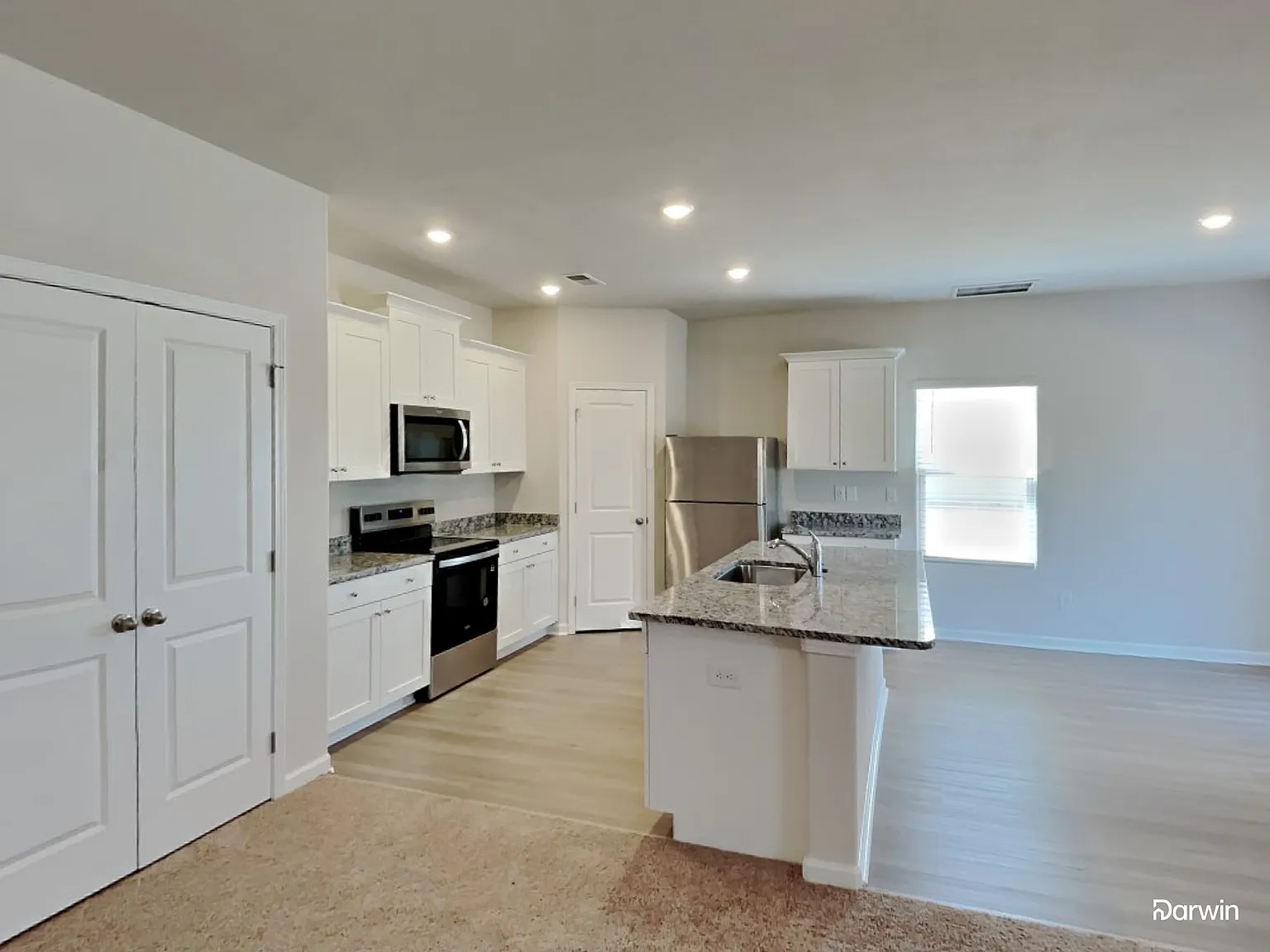 4 bed, 2.5 bath, 1800 sqft, $1,820 — Photo 4