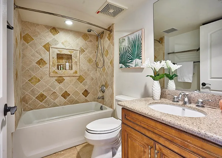 4822 Elmwood Ave #203 — Photo 30
