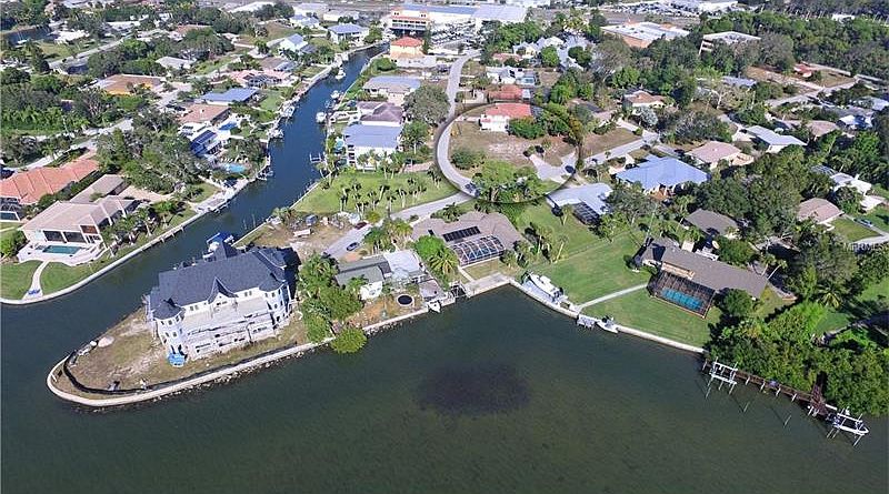 1st image of 7801 Holiday Dr