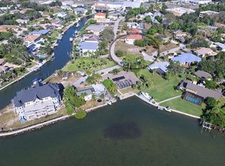 7801 Holiday Dr, Sarasota, FL 34231