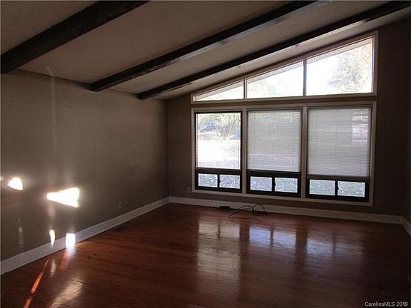 2nd image of 5623 Amity Pl