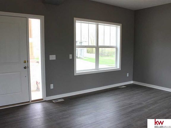 3rd image of 5004 Waterford Ave