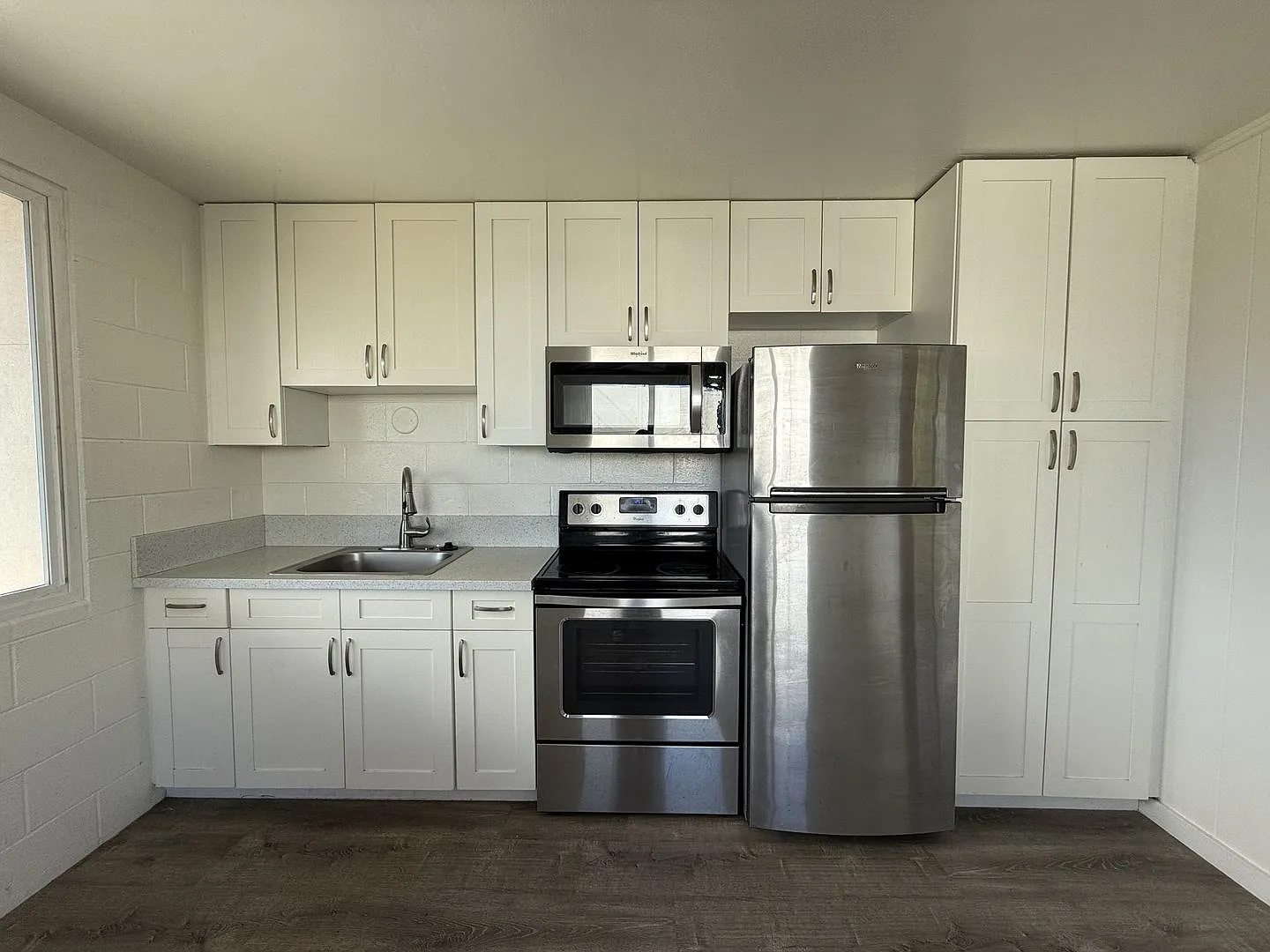 2048 S. Beretania — Photo 3
