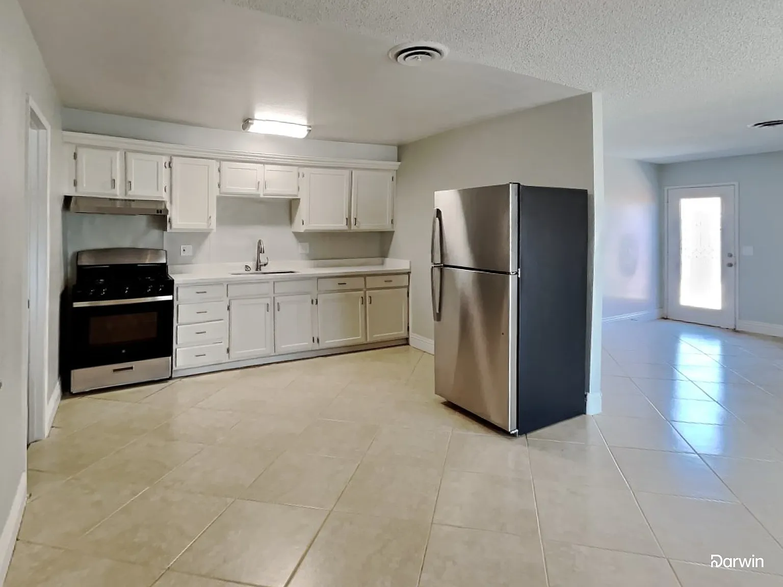 3 bed, 1.5 bath, 975 sqft, $1,835 — Photo 3