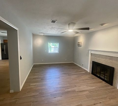 4th image of 37 Pinehurst Cir