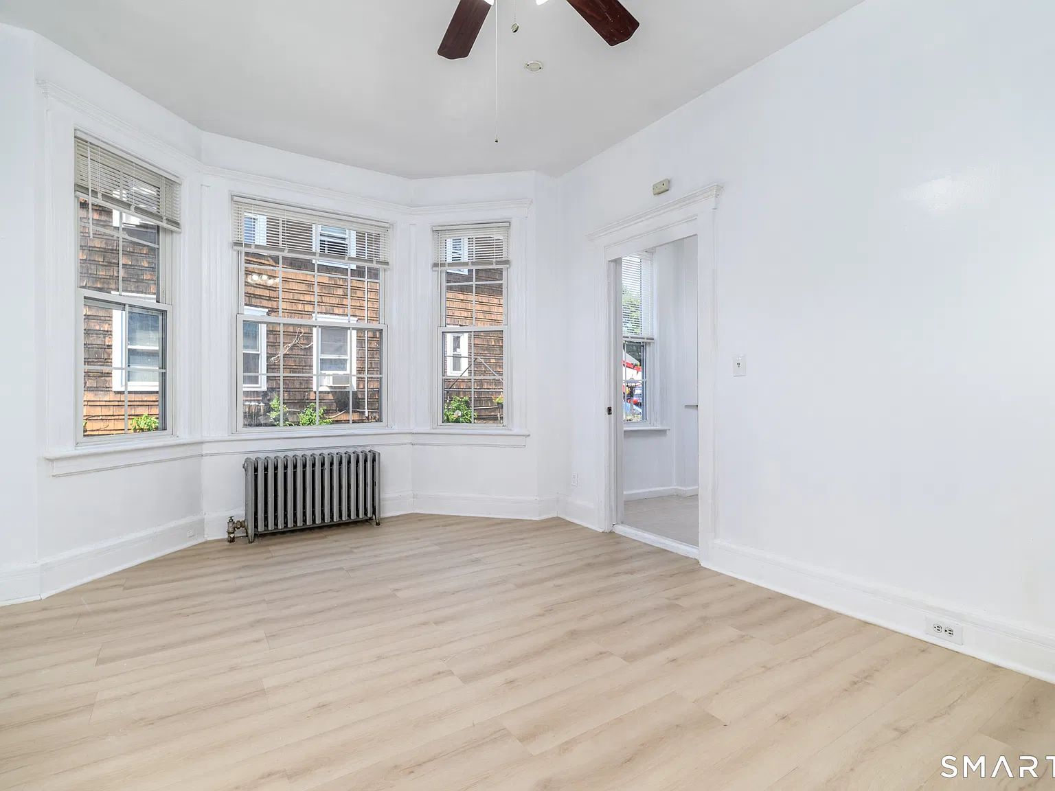 1 bed, 1.0 bath, 3942 sqft, $2,250 — Photo 2
