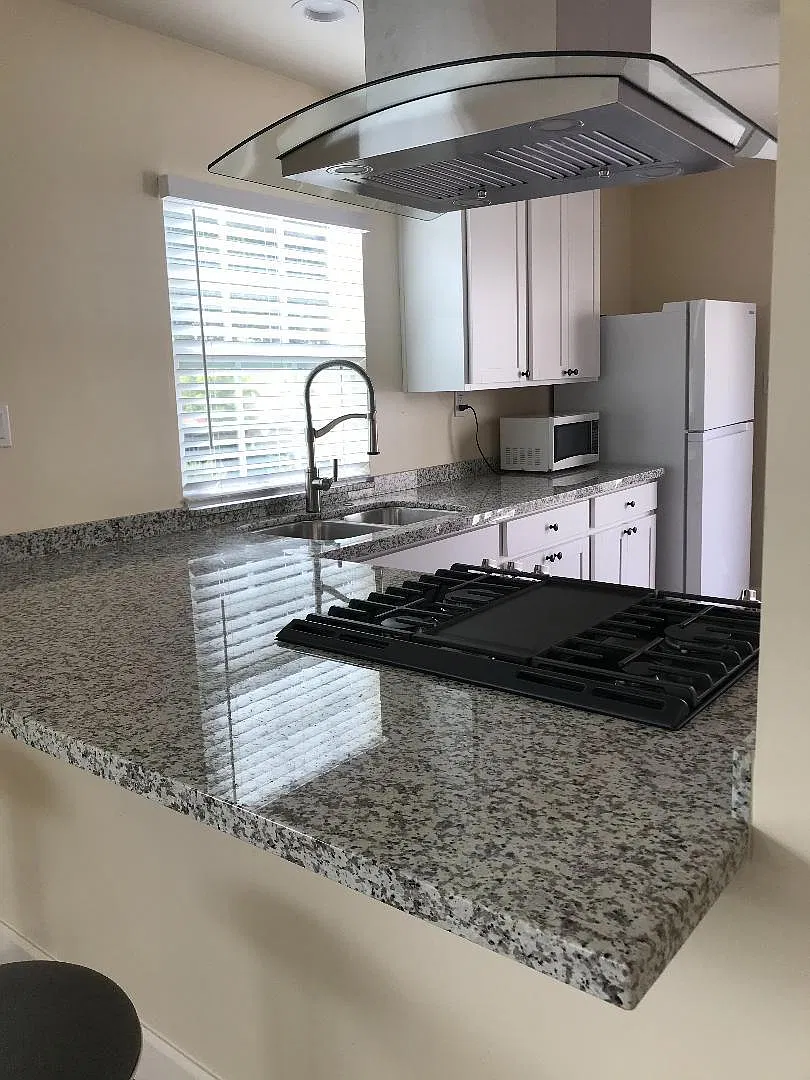 2383 Jefferson St — Photo 2