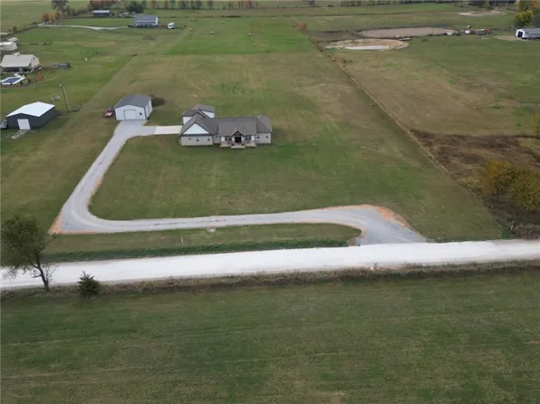 20061 Shady Grove Ln, Gentry, AR 72734