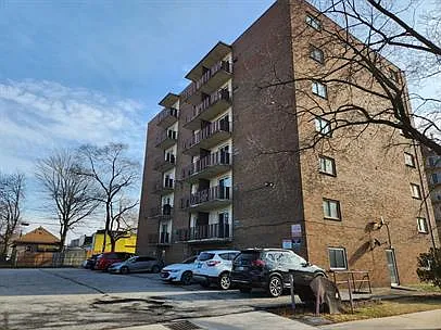 1980 Wyandotte St — Photo 10