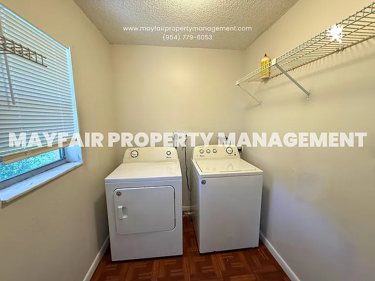 10534 NW 29th Ct — Photo 17