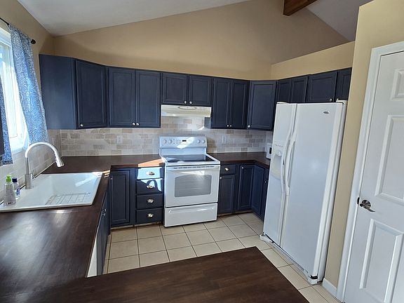 3rd image of 350 Odell Ln