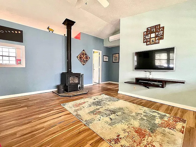 562 Jakes Mountain Rd — Photo 7