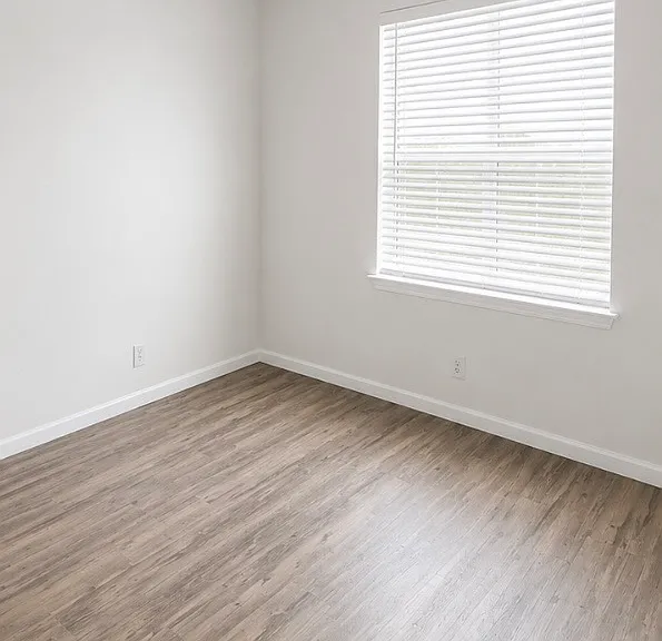 540 Monroe St — Photo 5
