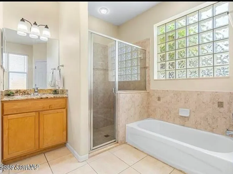 463 Eldron Blvd NE — Photo 15