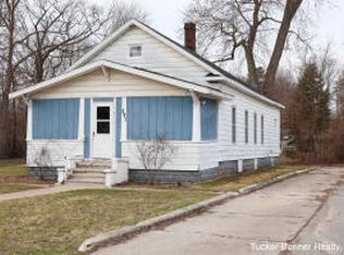 293 N 3rd Ave, Fruitport, MI