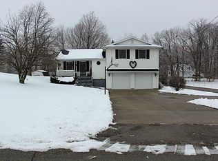 1905 Cheviot Hills Dr, Springfield, OH 45505