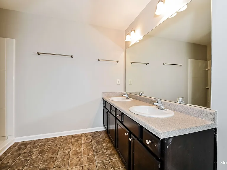 633 Stevens Pl — Photo 9