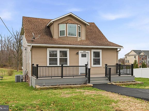 3rd image of 6108 Shady Spring Ave