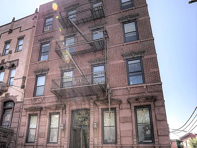 834 Hudson St #1C — Photo 17
