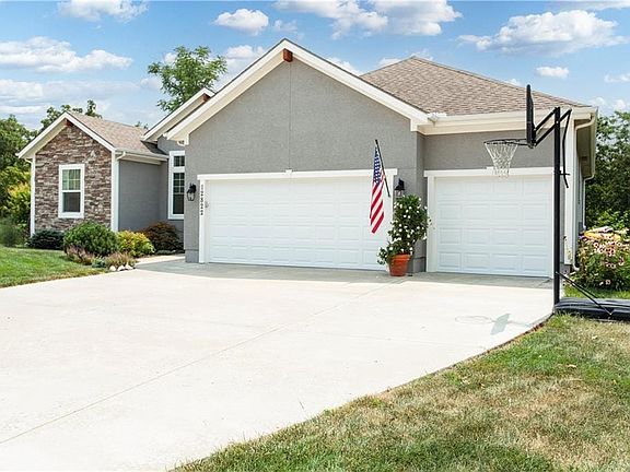 3rd image of Woodland Ave #12822