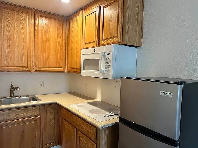 205 Grape St #2 — Photo 9