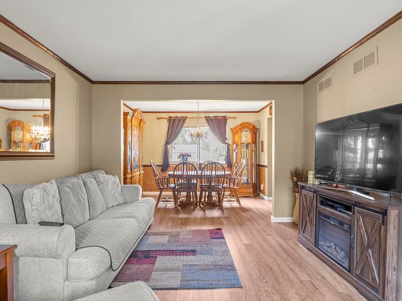 4th image of 22804 Fox Chase Ln