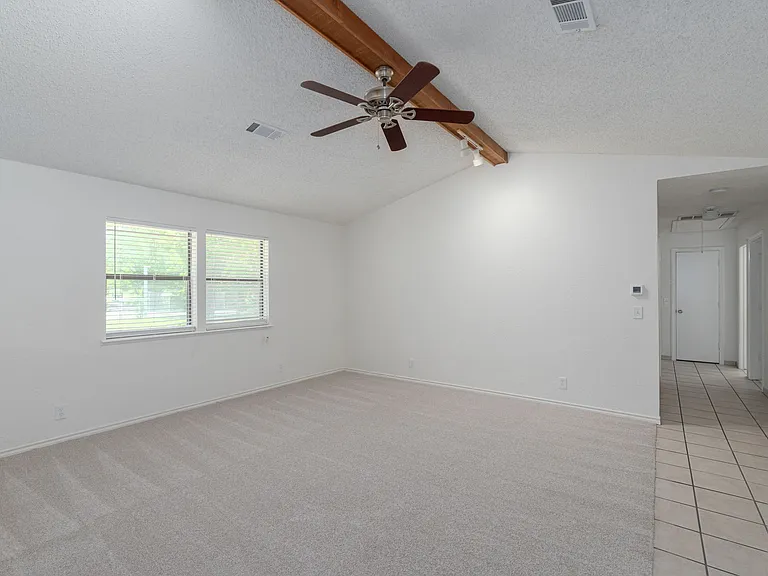 1905 Shady Ln — Photo 11