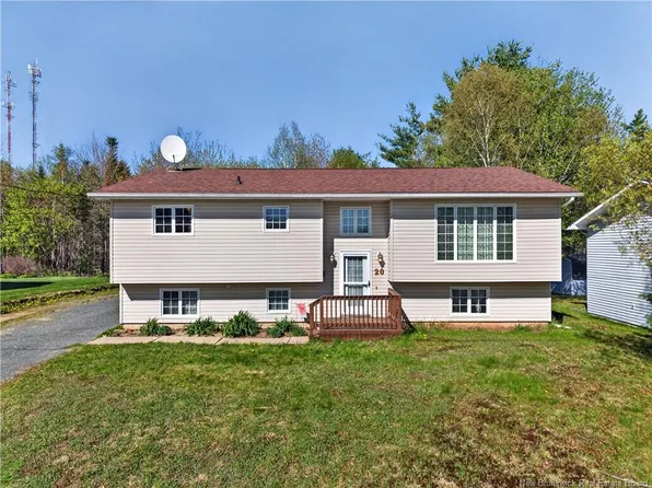 20 Adams Ave, Miramichi, NB E1V 3W9