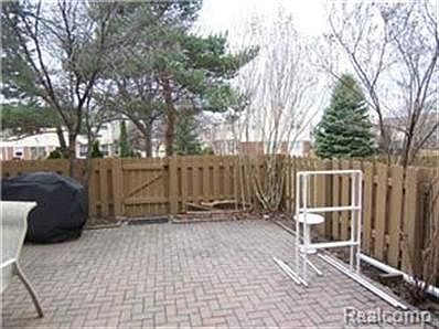 3rd image of 5169 Buckingham Unit 374