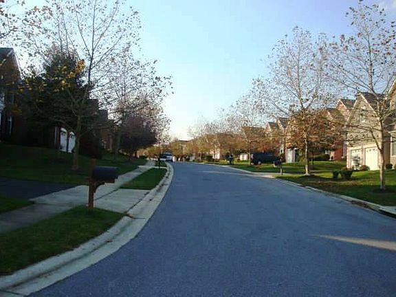 3rd image of 6936 Crossfield Ct