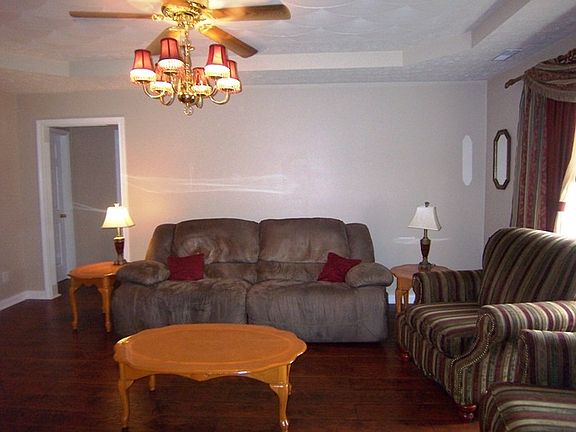 5th image of 132 Redwood Dr