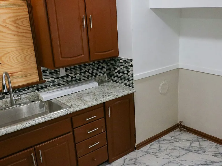 9217 Marshall Ave — Photo 4