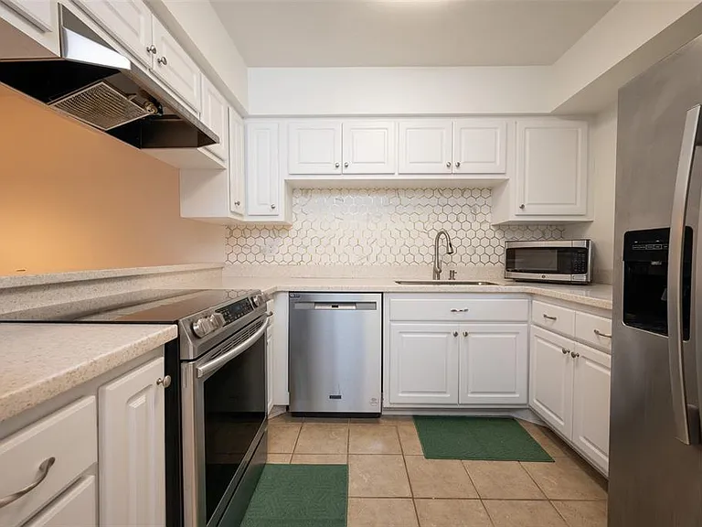 4411 SW 34th St #705 — Photo 7