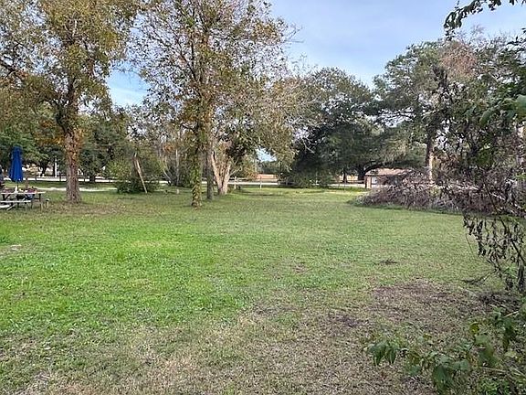 3rd image of 229 University Dr