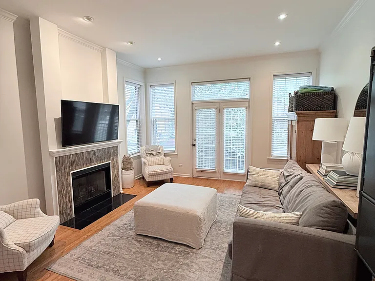 1822 N Sheffield Ave #B1 — Photo 3
