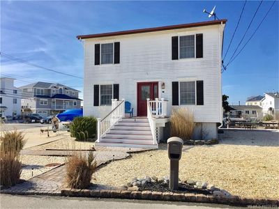4 Weaver Dr, Manahawkin, NJ, 08050