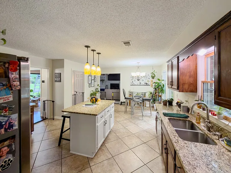 743 Grovewood Dr — Photo 9