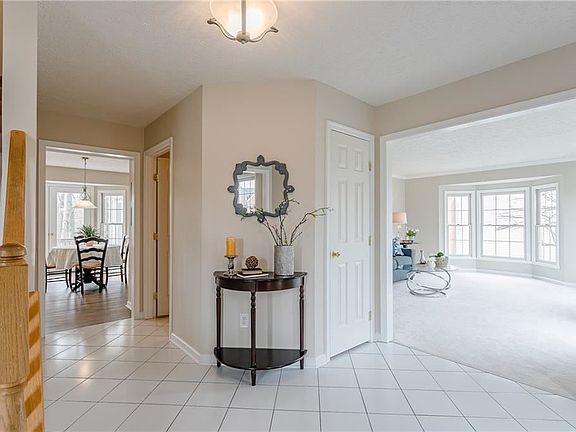 4th image of 34 Princeton Ln