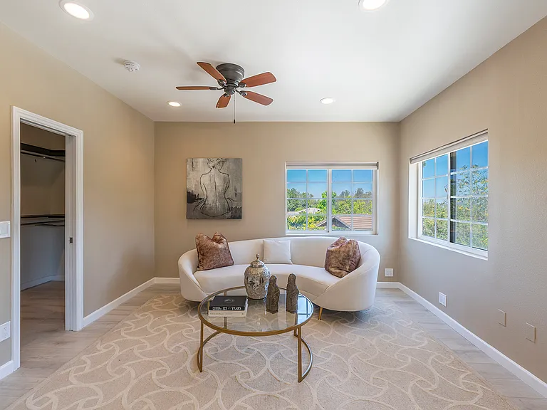 320 S Del Giorgio Rd — Photo 6