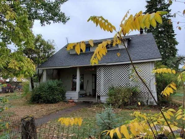 1103 Orchard St, Cove, OR 97824