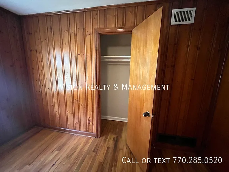 1148 Center St SW — Photo 19