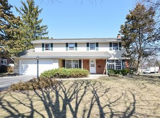 1504 E Ironwood Dr, Mount Prospect, IL