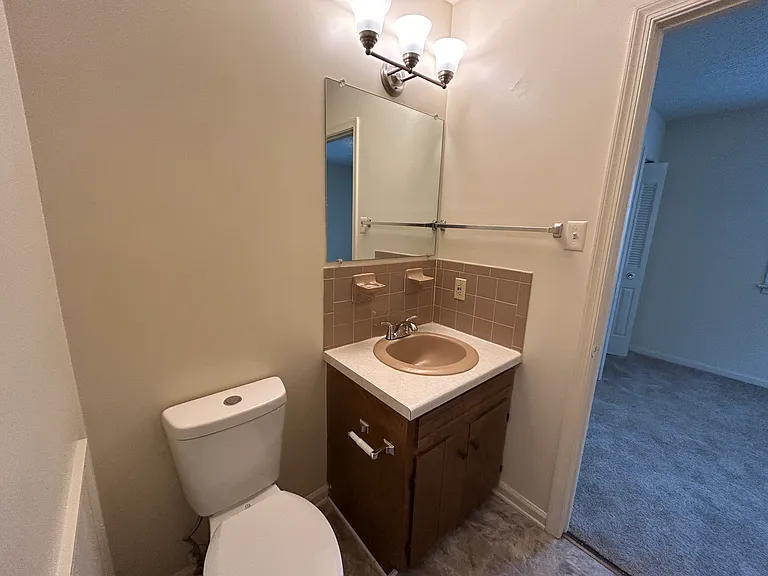 Beechwood Apartments — Photo 20